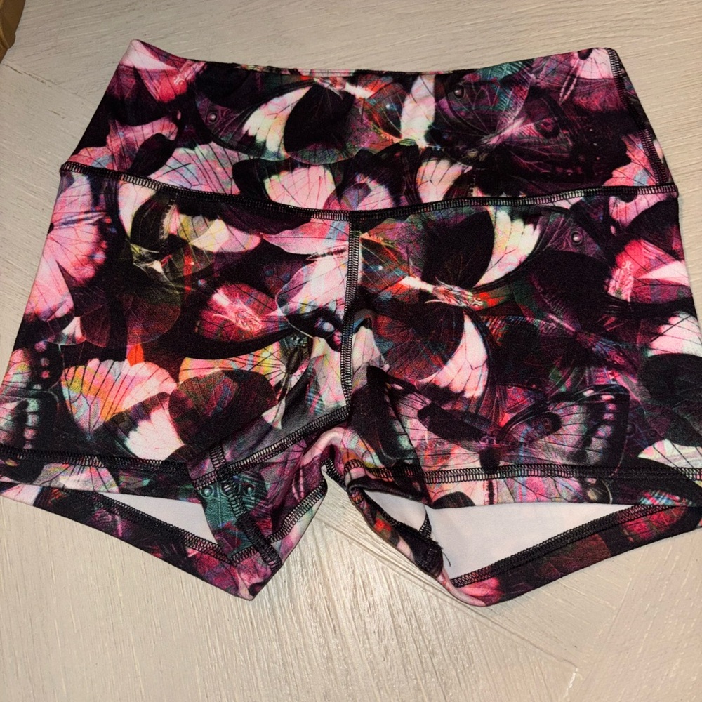FLEO Multicolor Butterfly Print Athletic Shorts

Like new